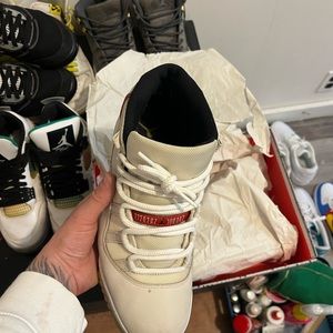 Jordan 11 Platinum Tint